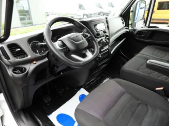 Iveco Daily skrzynia plandeka 14 palet 180KM 470390 - srodek