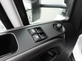 Iveco Daily skrzynia plandeka 14 palet 180KM 470390 - wnetrze