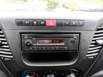 Iveco Daily doka wywrotka 130KM 041108 - detal wnętrza