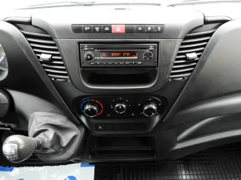 Iveco Daily doka wywrotka 130KM 041108 - widok wnętrza