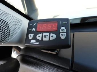 Iveco Daily kontener chłodnia 9 palet 170KM 168403 - fotel pasazera