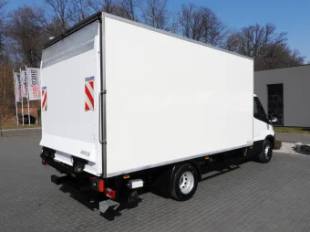Iveco Daily kontener chłodnia 9 palet 170KM 168403 - tyl zabudowy