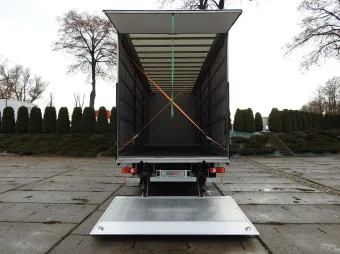 Iveco Eurocargo skrzynia plandeka 18 palet 250KM 1231 - bok zabudowy