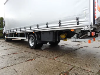 Iveco Eurocargo skrzynia plandeka 18 palet 250KM 1231 - kokpit