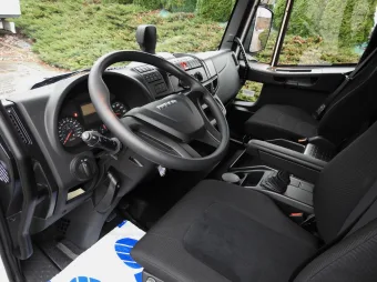 Iveco Eurocargo skrzynia plandeka 18 palet 250KM 1231 - srodek
