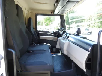 MAN Tgl kontener chłodnia 11 palet 180KM 358100 - fotel pasazera