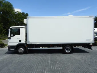 MAN Tgl kontener chłodnia 11 palet 180KM 358100 - zaladunek