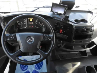 Mercedes Atego kontener chłodnia 16 palet 240KM 070164 - detal