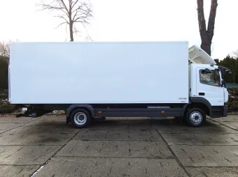 Mercedes Atego kontener winda 18 palet 240KM 929526 - bok prawy