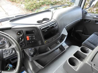 Mercedes Atego kontener winda 18 palet 240KM 929526 - fotel kierowcy