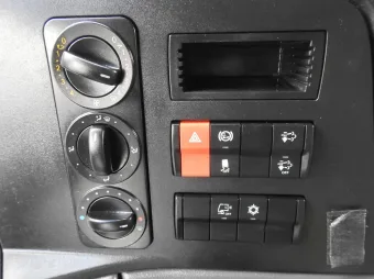 Mercedes Atego kontener winda 18 palet 240KM 929526 - pasazer