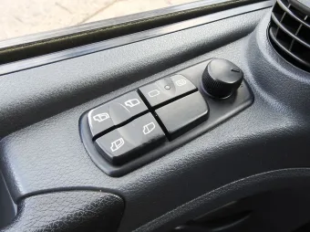 Mercedes Atego kontener winda 18 palet 240KM 929526 - wyposazenie