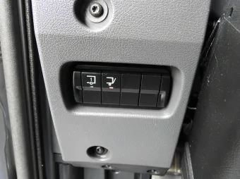 Mercedes Atego skrzynia plandeka 16 palet 230KM 859917 - fotel kierowcy