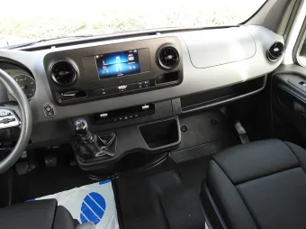 Mercedes Sprinter brygadówka 140KM 373346 - fotele