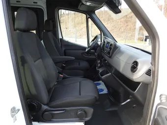Mercedes Sprinter brygadówka 140KM 373346 - konsola