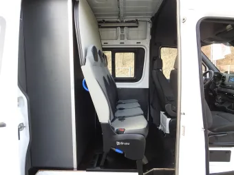 Mercedes Sprinter brygadówka 140KM 373346 - schowki