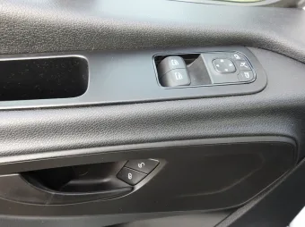 Mercedes Sprinter brygadówka 140KM 373346 - siedzenia