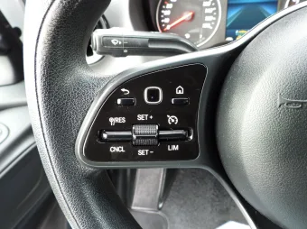 Mercedes Sprinter kontener chłodnia 140KM 001469 - fotele