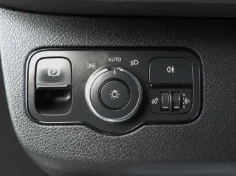 Mercedes Sprinter kontener chłodnia 140KM 001469 - kierownica