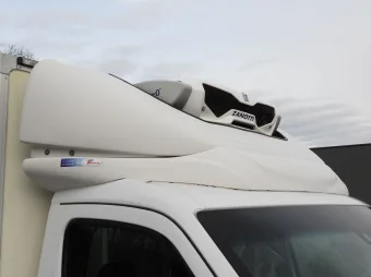 Mercedes Sprinter kontener chłodnia 140KM 001469 - kokpit