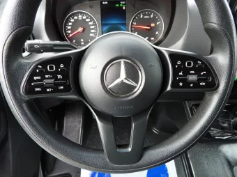Mercedes Sprinter kontener chłodnia 140KM 001469 - navi
