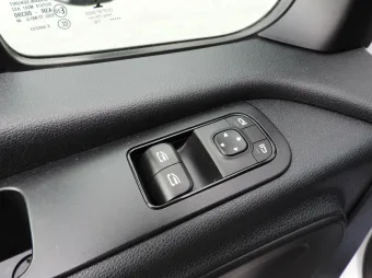 Mercedes Sprinter kontener chłodnia 140KM 001469 - panel