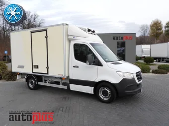 Mercedes Sprinter kontener chłodnia 140KM 001469 - przod
