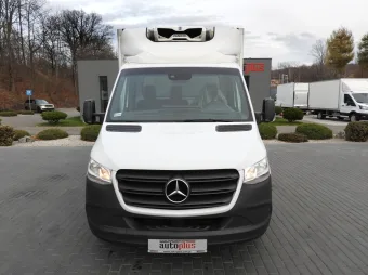 Mercedes Sprinter kontener chłodnia 140KM 001469 - przod