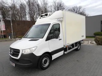 Mercedes Sprinter kontener chłodnia 140KM 001469 - przod lewy