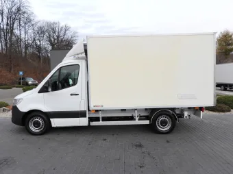 Mercedes Sprinter kontener chłodnia 140KM 001469 - tyl