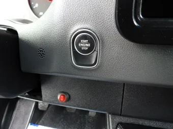 Mercedes Sprinter kontener chłodnia 140KM 001469 - wnetrze