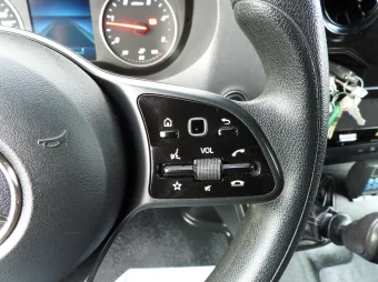 Mercedes Sprinter kontener chłodnia 140KM 001469 - wyposazenie