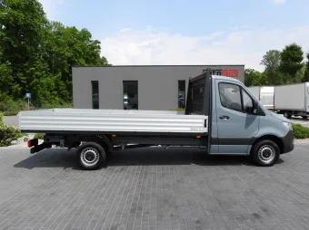 Mercedes Sprinter skrzynia 8 palet 150KM 199453 - bok prawy