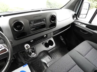 Mercedes Sprinter skrzynia 8 palet 150KM 199453 - fotele