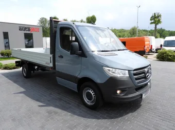 Mercedes Sprinter skrzynia 8 palet 150KM 199453 - przod prawy