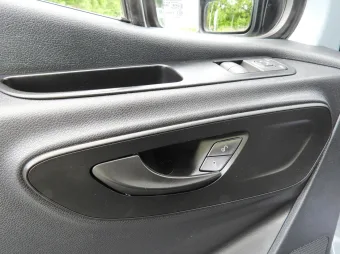 Mercedes Sprinter skrzynia 8 palet 150KM 199453 - radio