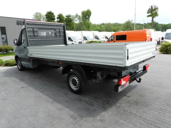 Mercedes Sprinter skrzynia 8 palet 150KM 199453 - tyl