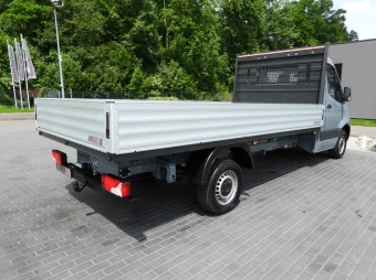 Mercedes Sprinter skrzynia 8 palet 150KM 199453 - tyl zabudowy