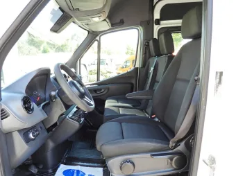 Mercedes Sprinter brygadówka 165KM 121052 - kabina