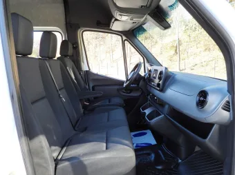 Mercedes Sprinter brygadówka 160KM 173946 - srodek