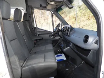 Mercedes Sprinter brygadówka 160KM 173946 - wnetrze