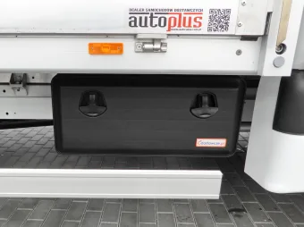Mercedes Sprinter skrzynia plandeka 8 palet 160KM 003300 - detal