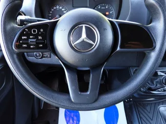 Mercedes Sprinter skrzynia plandeka 8 palet 160KM 175432 - detal