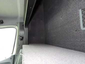 Mercedes Sprinter skrzynia plandeka 8 palet 160KM 003300 - drzwi
