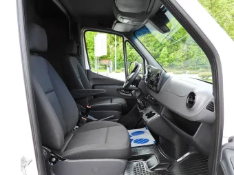 Mercedes Sprinter skrzynia plandeka 10 palet 160KM 062040 - fotel kierowcy