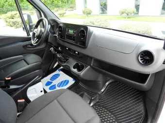 Mercedes Sprinter skrzynia plandeka 10 palet 160KM 062040 - fotel pasazera