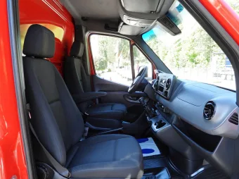Mercedes Sprinter skrzynia plandeka 8 palet 160KM 175430 - fotel pasazera