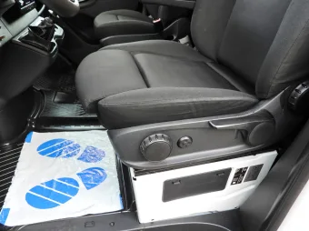 Mercedes Sprinter skrzynia plandeka 10 palet 160KM 062040 - fotele