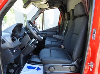 Mercedes Sprinter skrzynia plandeka 8 palet 160KM 175432 - fotele