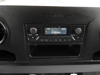 Mercedes Sprinter skrzynia plandeka 10 palet 165KM 117462 - konsola